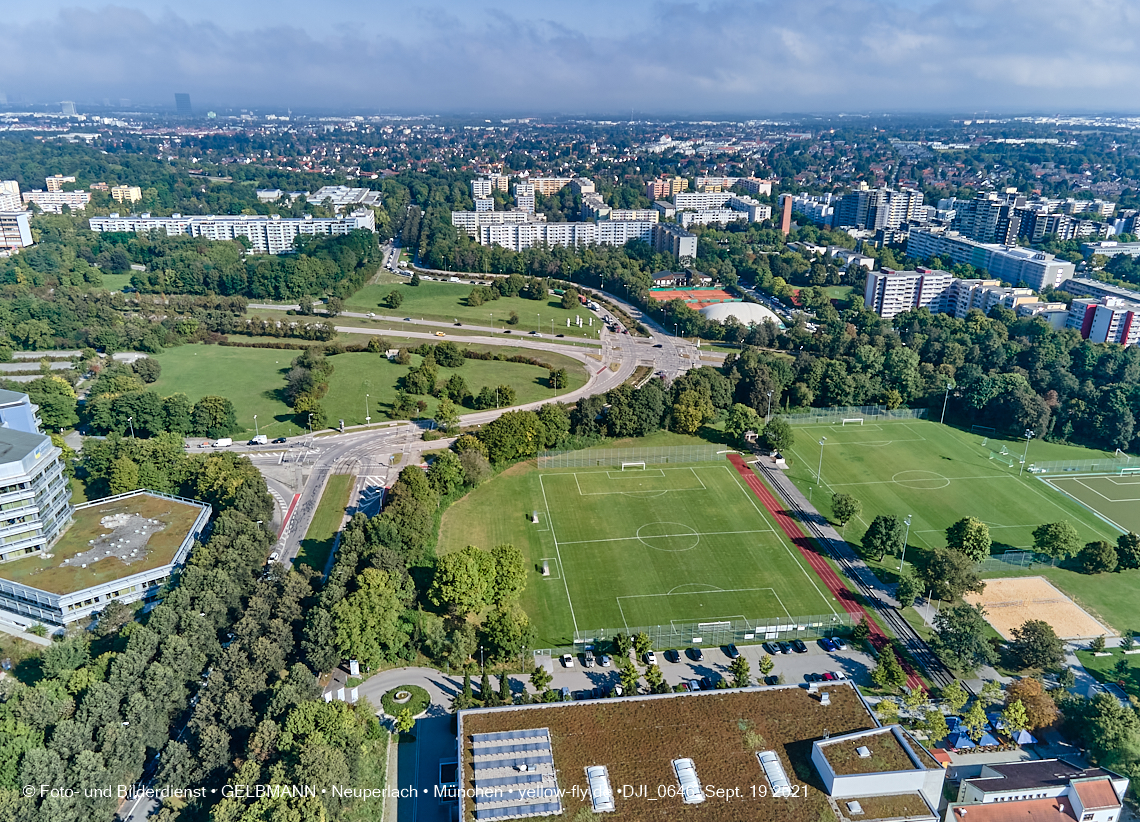 19.09.2021 - Rentenversicherung - SVN-Sportanlage, Sportanlage Perlach-Ost - Mittelschule Gerhard-Hauptmann-Ring in Neuperlach 